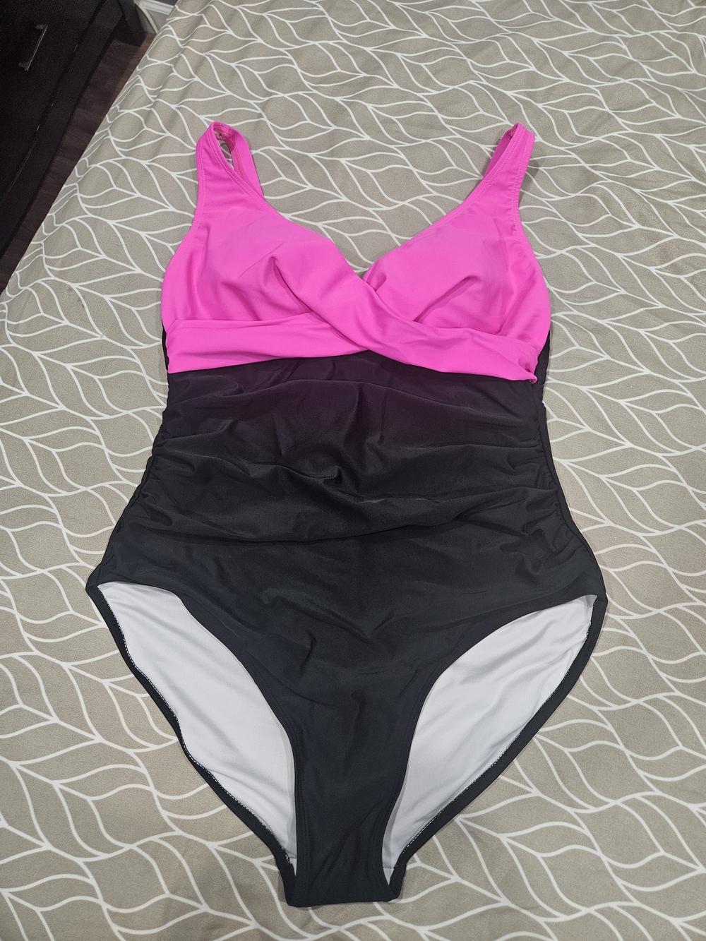 Women’s Colorblock One-Piece Swimsuit in Pink and Black